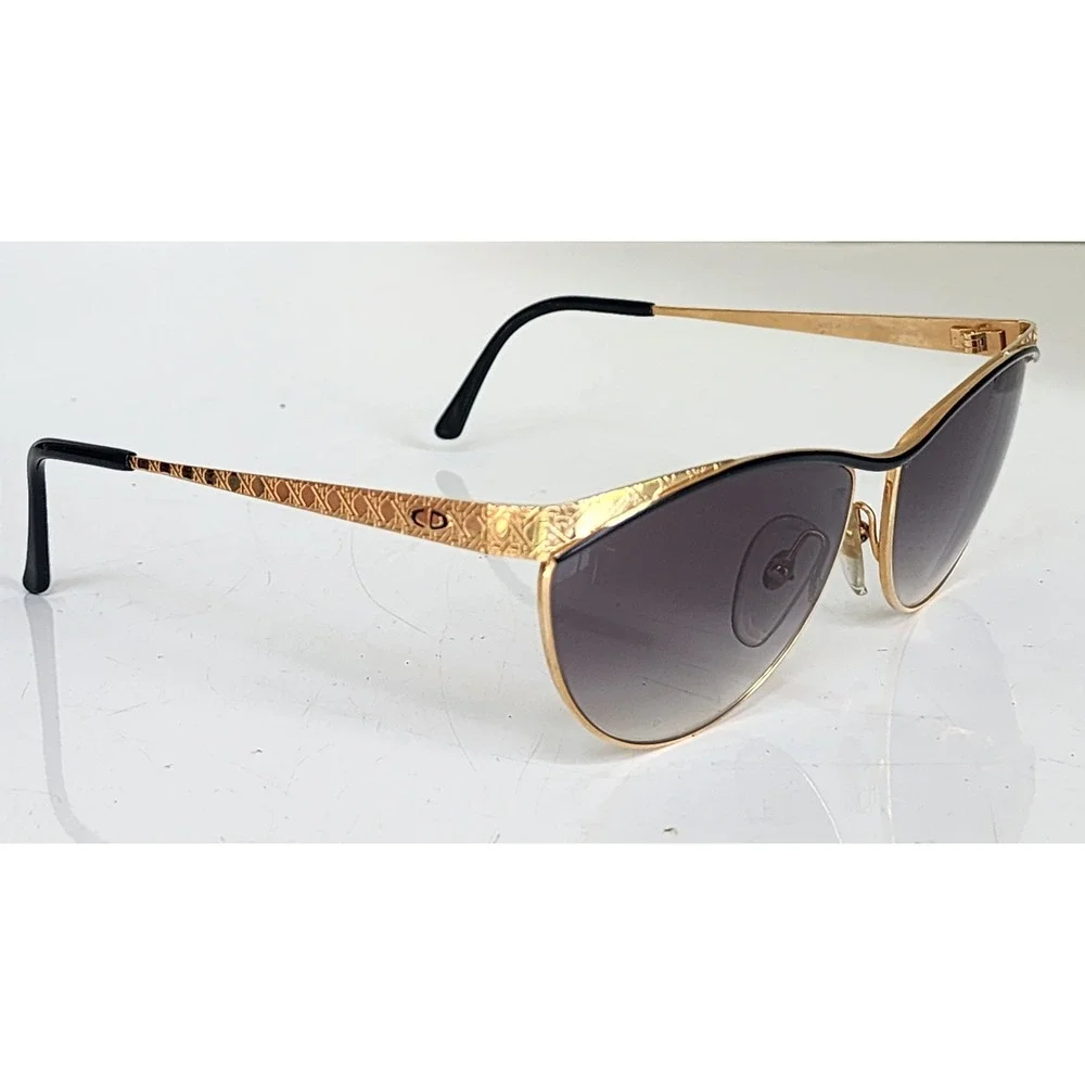 Christian Dior Vintage 2762 Gold Cat Eye Sunglasses 80s Austria 59-13 135